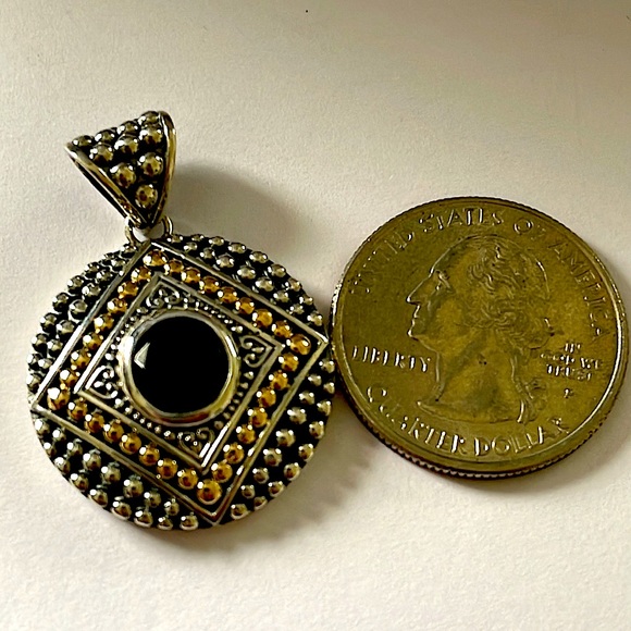 Two-toned Dot Pattern Black Spinel Pendant - Picture 3 of 3